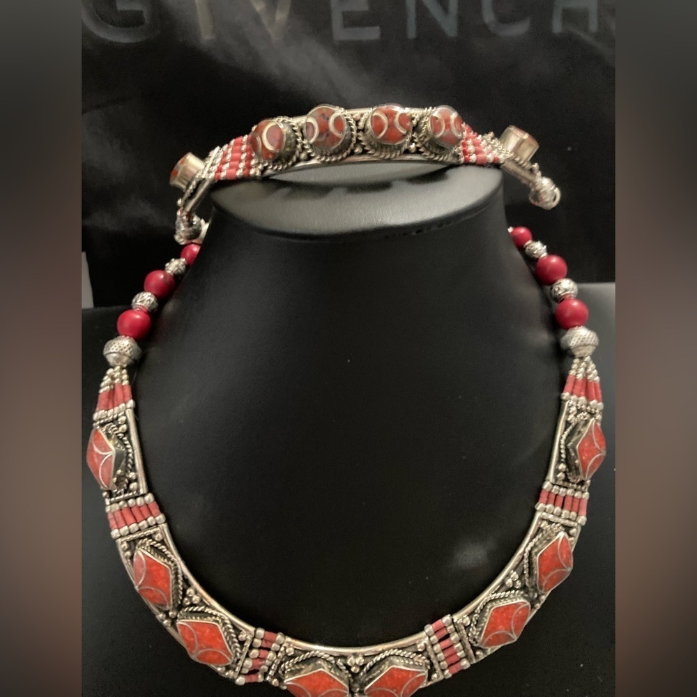 Nepalese necklace & bracelet set handmade by the Tibetan people of Nepal…